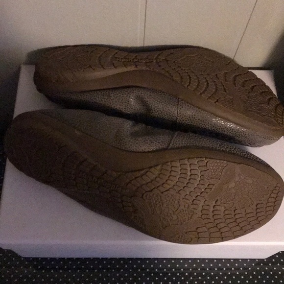 Grey Hush Puppies flats - Picture 4 of 4